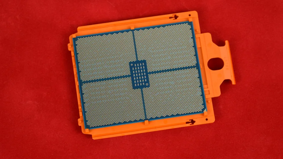 Processeurs AMD Ryzen Threadripper 9980X (côté arrière)